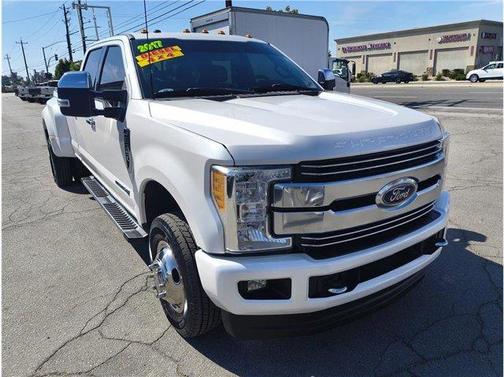 White 2017 Ford F-350 Lariat Super Duty