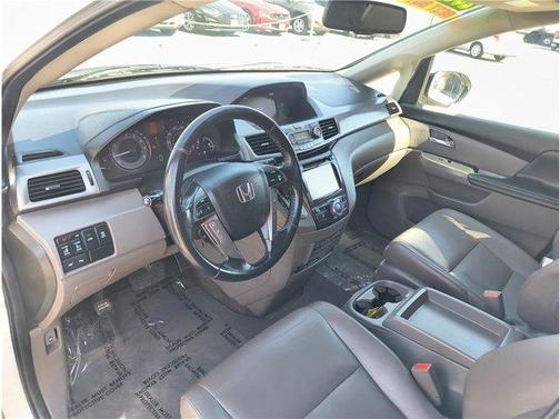 White 2014 Honda Odyssey Touring