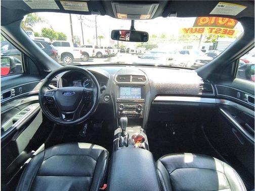 Red 2018 Ford Explorer XLT