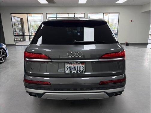 Samurai Gray Metallic 2025 Audi Q7 45 Premium