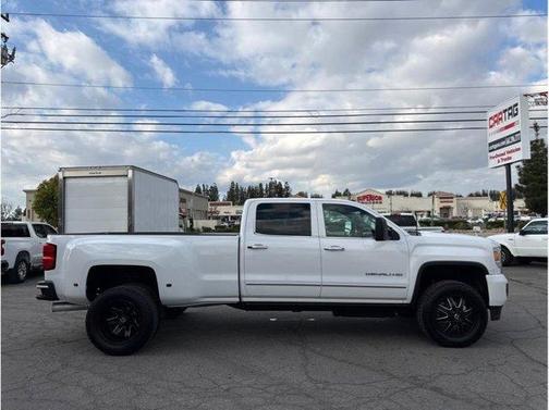 2015 GMC Sierra 3500 Denali