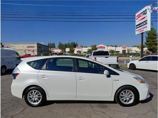2014 Toyota Prius v Two