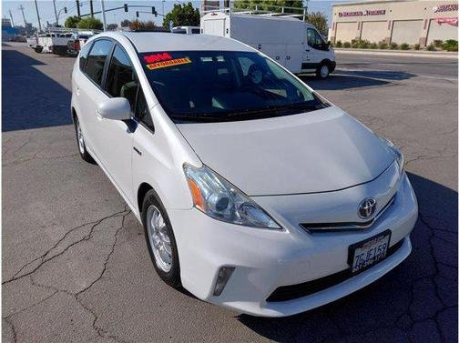 2014 Toyota Prius v Two