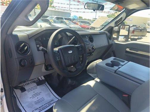 White 2013 Ford F-250 XL