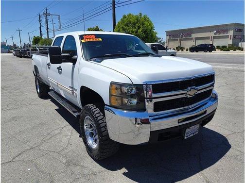 White 2009 Chevrolet Silverado 2500 LT H/D Crew Cab