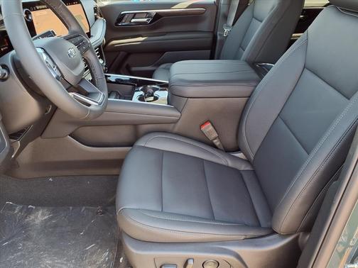 2025 Chevrolet Suburban 4WD Z71