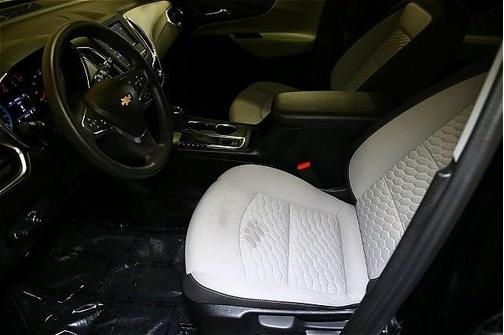 Photo 5 of 30 of 2020 Chevrolet Equinox LS