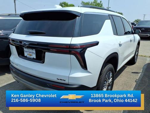 Summit White 2026 Chevrolet Traverse LT