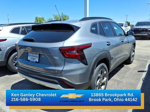 Sterling Gray Metallic 2026 Chevrolet Trax LT