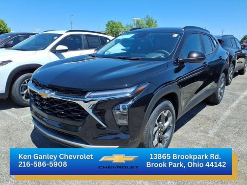 Mosaic Black Metallic 2026 Chevrolet Trax LT