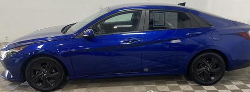 2022 Hyundai ELANTRA SEL