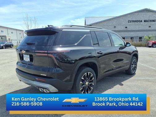 Mosaic Black Metallic 2026 Chevrolet Traverse LT