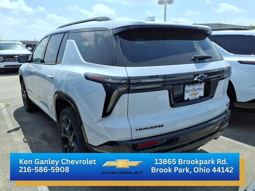 Polar White Tricoat 2026 Chevrolet Traverse RS