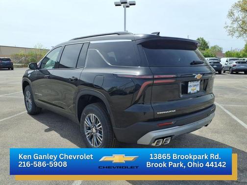 Mosaic Black Metallic 2026 Chevrolet Traverse LT