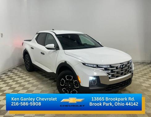 Atlas White 2024 Hyundai SANTA CRUZ SE