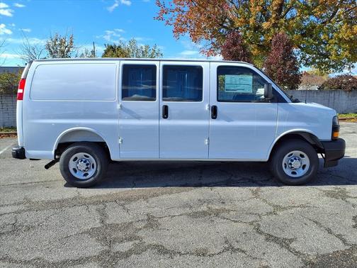 2025 Chevrolet Express 2500 RWD 2500 Regular Wheelbase WT