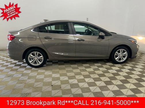 Pepperdust Metallic 2018 Chevrolet Cruze LT