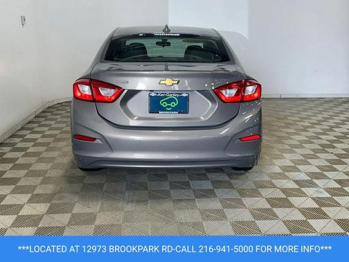 Pepperdust Metallic 2018 Chevrolet Cruze LT