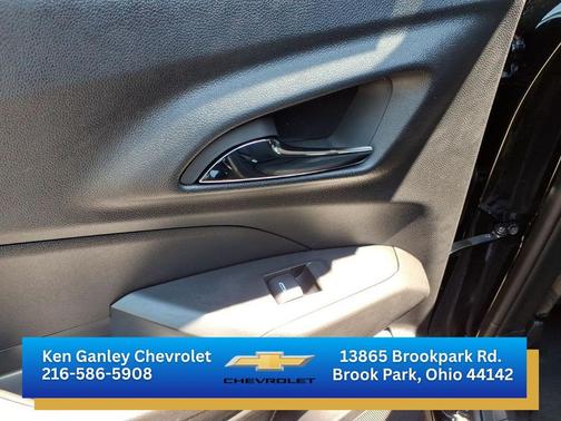 Mosaic Black Metallic 2026 Chevrolet Trax LT