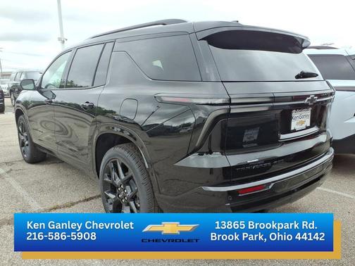 Mosaic Black Metallic 2026 Chevrolet Traverse RS