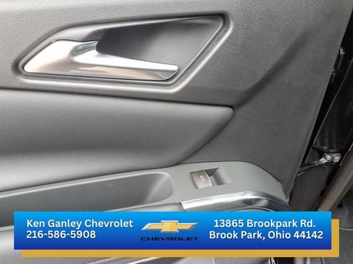 Mosaic Black Metallic 2026 Chevrolet Traverse RS