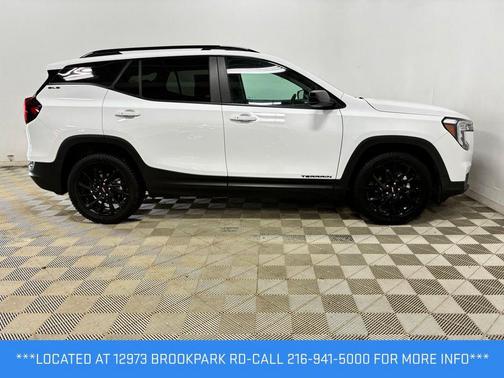 Summit White 2023 GMC Terrain SLE