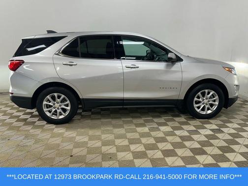 Silver Ice Metallic 2018 Chevrolet Equinox LT