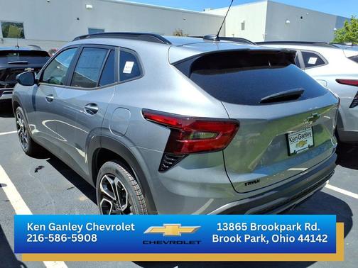 Sterling Gray Metallic 2026 Chevrolet Trax FWD 2RS
