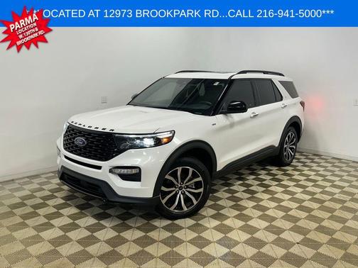 Star White Metallic Tri-Coat 2022 Ford Explorer ST-Line