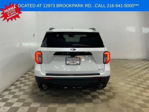 Star White Metallic Tri-Coat 2022 Ford Explorer ST-Line