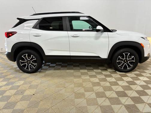Summit White 2023 Chevrolet Trailblazer ACTIV