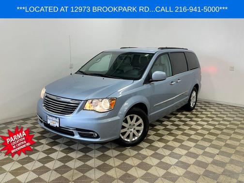 2016 Chrysler Town & Country Touring