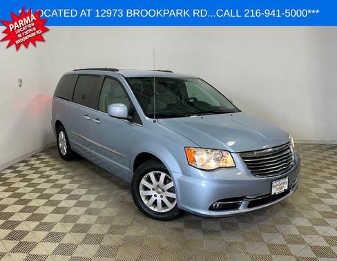 2016 Chrysler Town & Country Touring