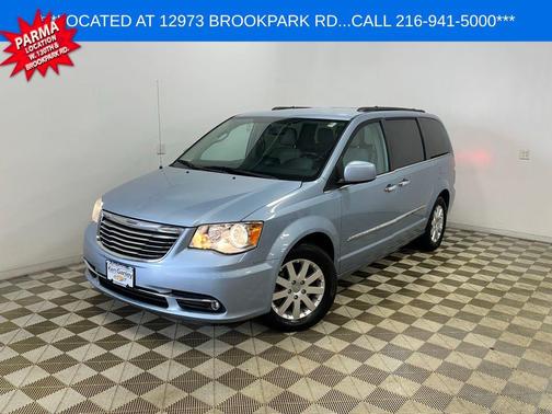2016 Chrysler Town & Country Touring