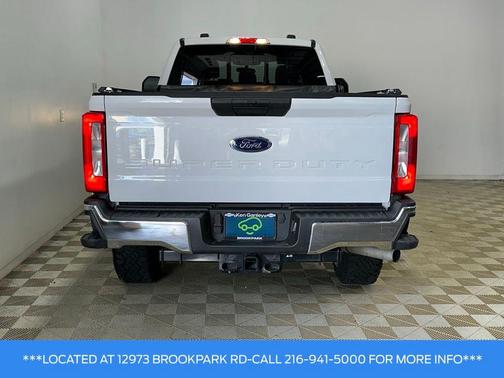 Oxford White 2025 Ford F-250 XL