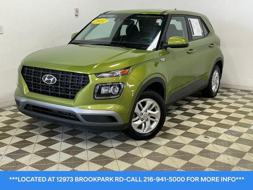 Green Apple 2022 Hyundai VENUE SE