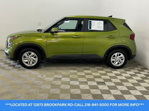 Green Apple 2022 Hyundai VENUE SE