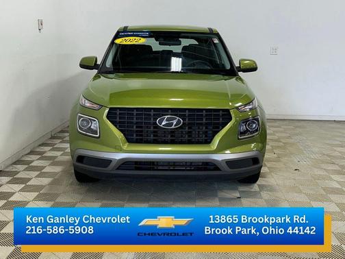 Green Apple 2022 Hyundai VENUE SE