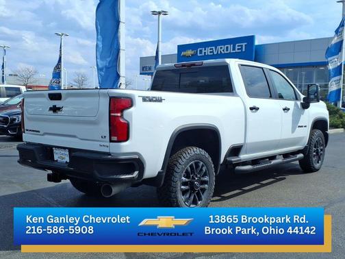 Summit White 2026 Chevrolet Silverado 2500 LT