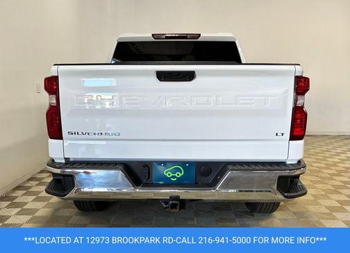 Summit White 2024 Chevrolet Silverado 1500 LT