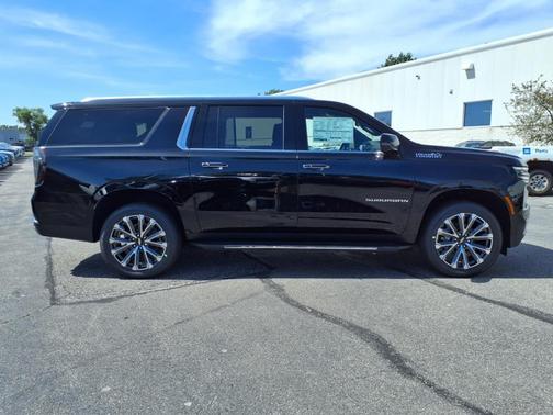 2025 Chevrolet Suburban 4WD High Country