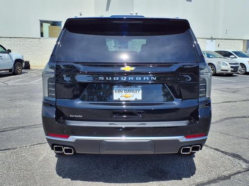 2025 Chevrolet Suburban 4WD High Country