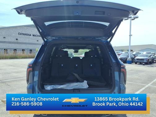 Lakeshore Blue Metallic 2026 Chevrolet Traverse LT