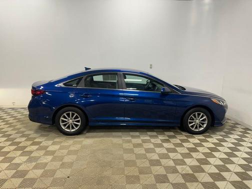 Lakeside Blue 2018 Hyundai SONATA SE