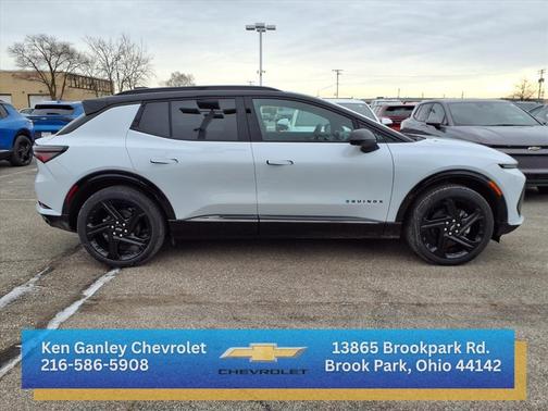 Polar White Tricoat 2026 Chevrolet Equinox EV RS