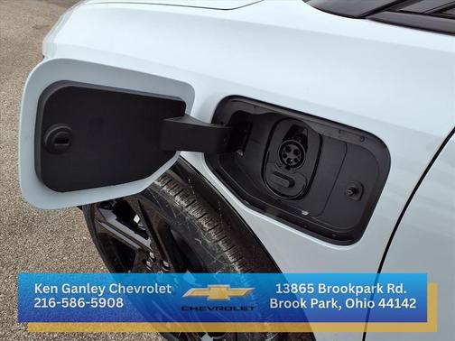 Polar White Tricoat 2026 Chevrolet Equinox EV RS