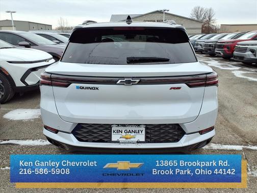 Polar White Tricoat 2026 Chevrolet Equinox EV RS