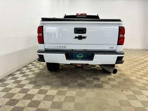 Summit White 2018 Chevrolet Silverado 2500 LTZ
