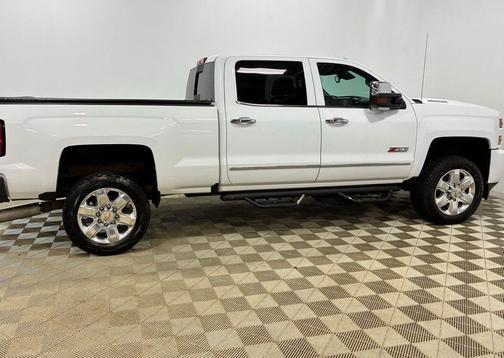 Summit White 2018 Chevrolet Silverado 2500 LTZ
