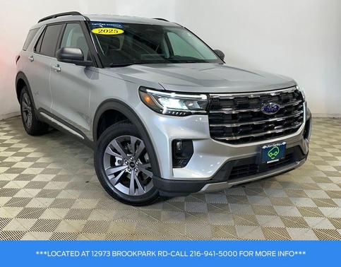 Iconic Silver Metallic 2025 Ford Explorer Active